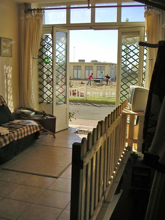 Paradis Les Pieds Sur Le Sable Trouville Palace Room photo
